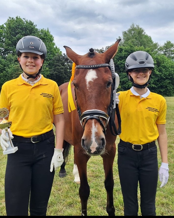 Jungzüchtertag Burgdorf Janne Decker und Kate Hertel