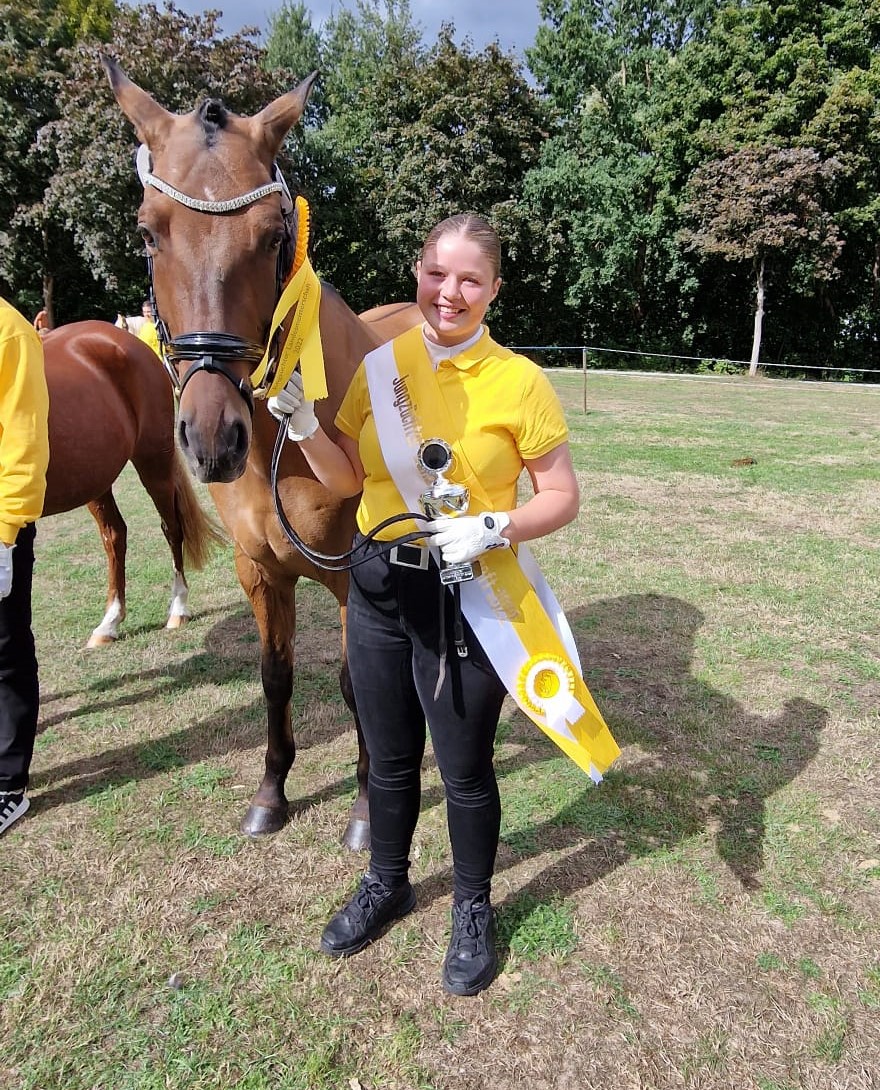 Siegerin AK 14 21 Jahre Kira Julie Müller