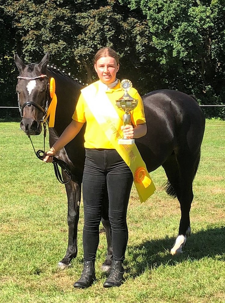 1609LMJungzüchter2 Laura Monden